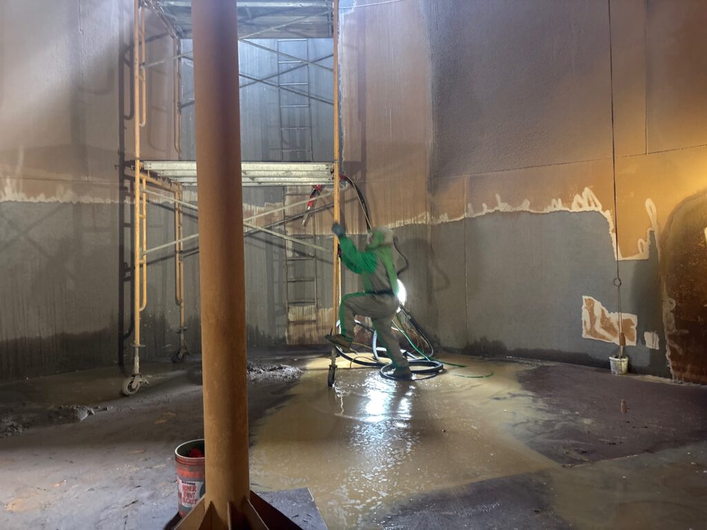 Sandblasting tank interior