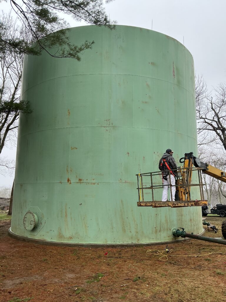 Sandblasting tank exterior